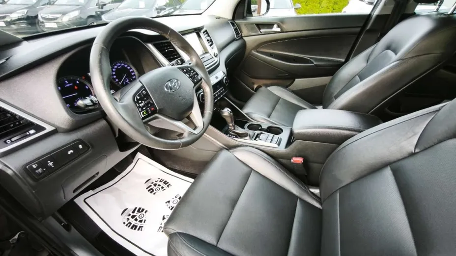 HYUNDAI Tucson -