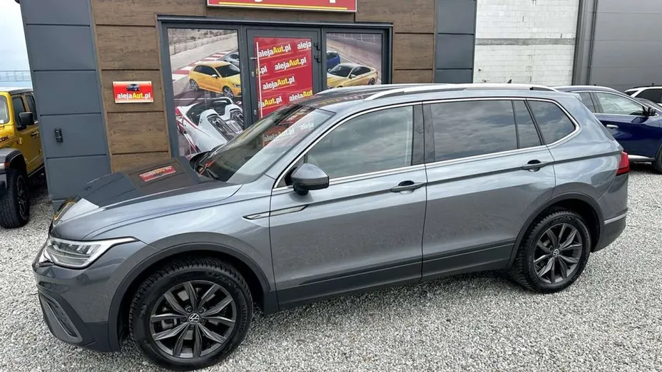 VOLKSWAGEN Tiguan Allspace -