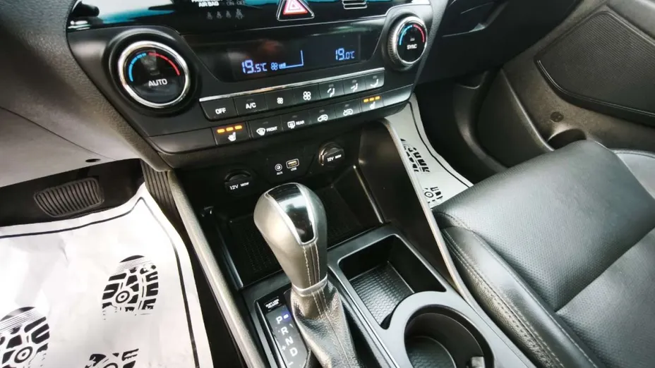 HYUNDAI Tucson -