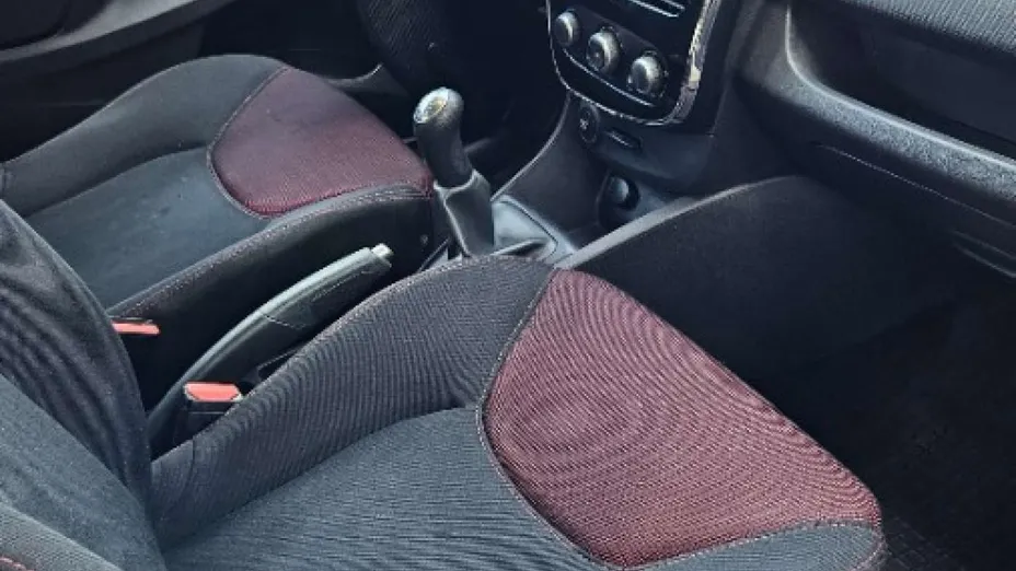 RENAULT Clio -