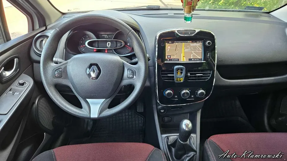 RENAULT Clio -