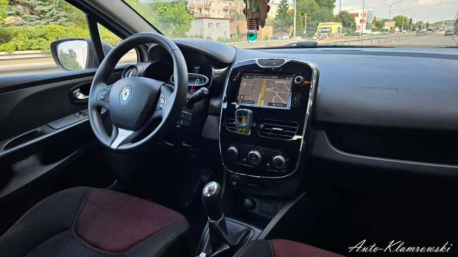 RENAULT Clio -