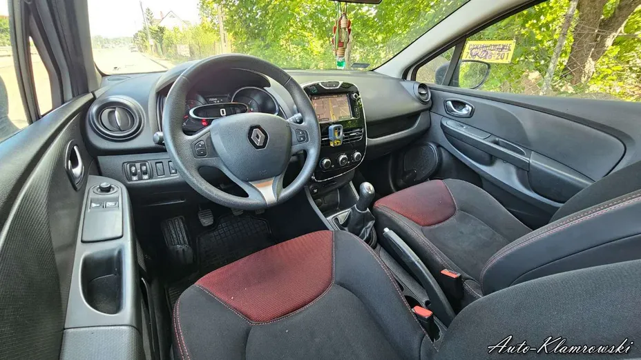 RENAULT Clio -
