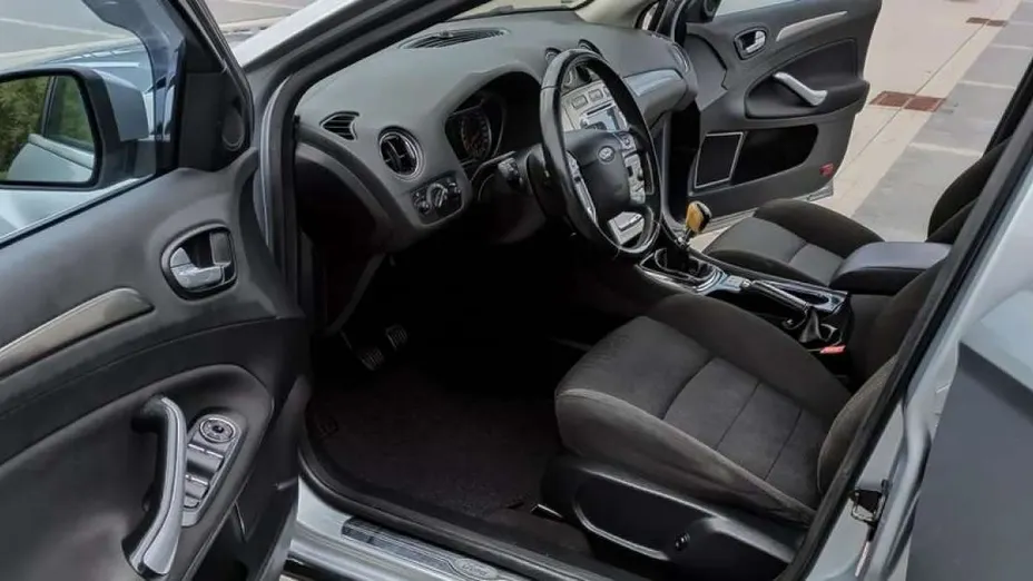 FORD Mondeo -