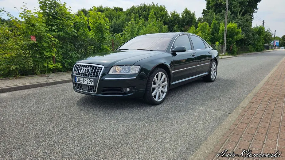 AUDI A8 -