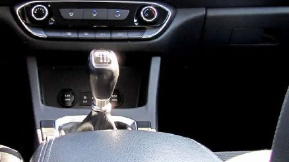 HYUNDAI i30 -