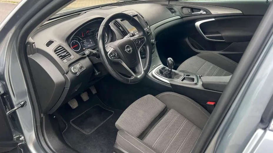 OPEL Insignia -