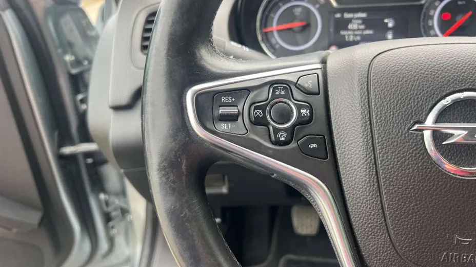 OPEL Insignia -