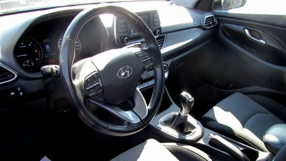 HYUNDAI i30 -