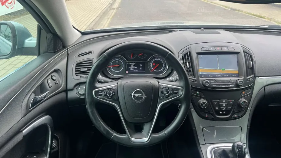 OPEL Insignia -
