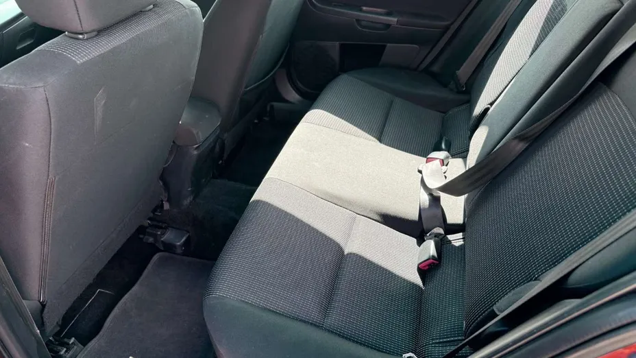 MITSUBISHI Lancer -