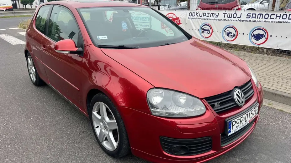 VOLKSWAGEN Golf -