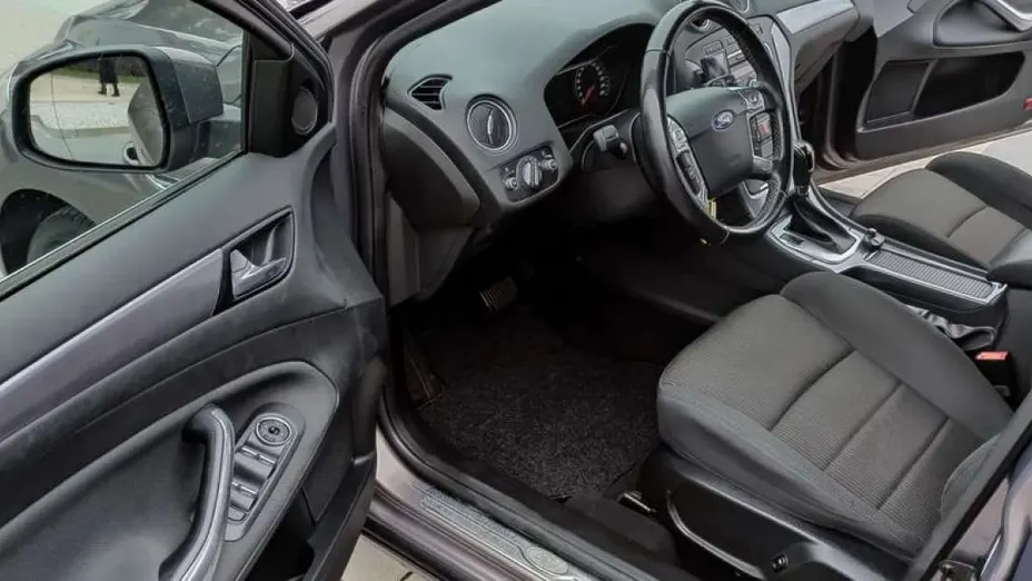 FORD Mondeo -