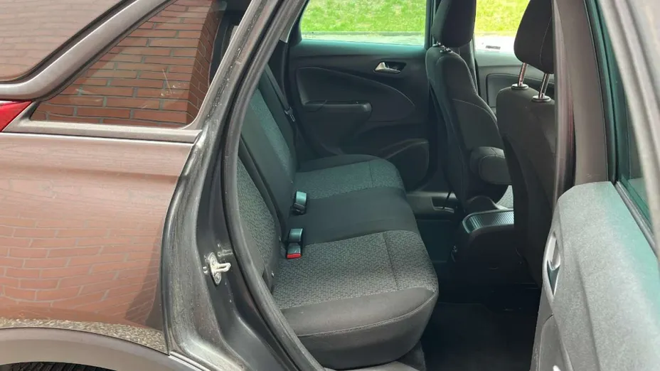 OPEL Crossland X -