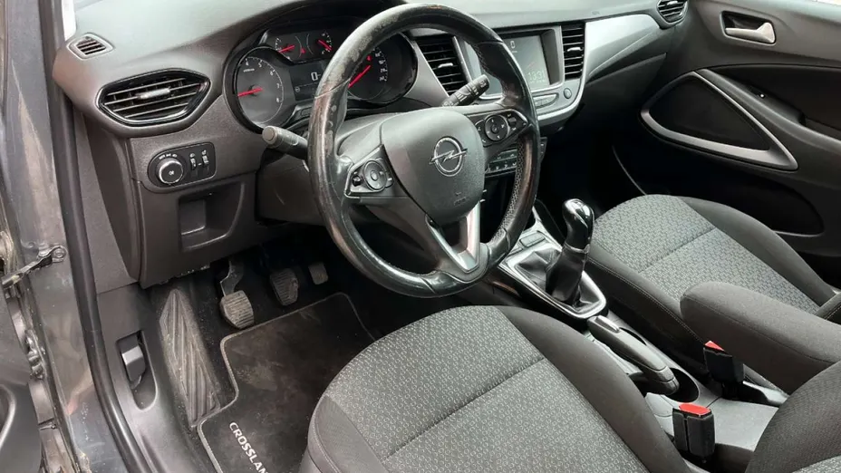OPEL Crossland X -