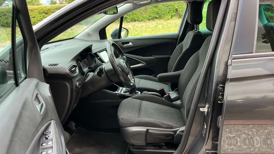 OPEL Crossland X -