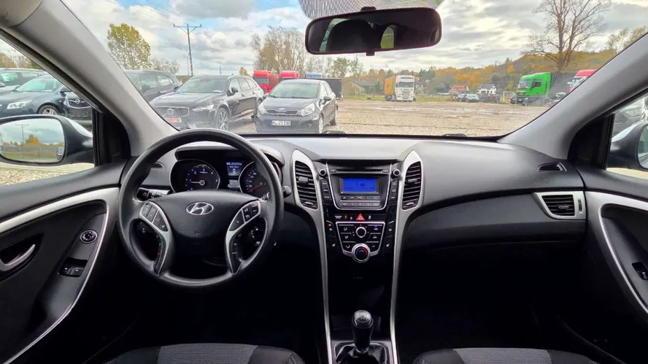 HYUNDAI i30 -