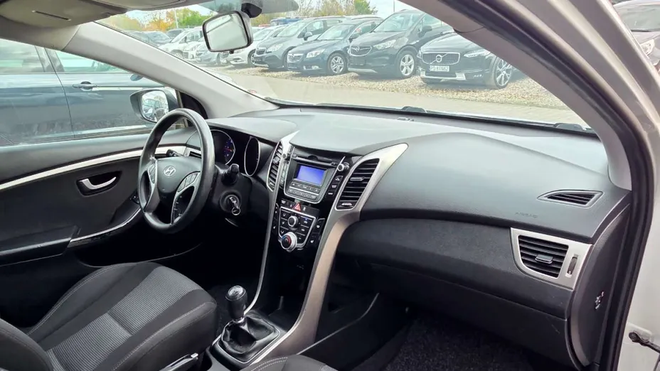 HYUNDAI i30 -