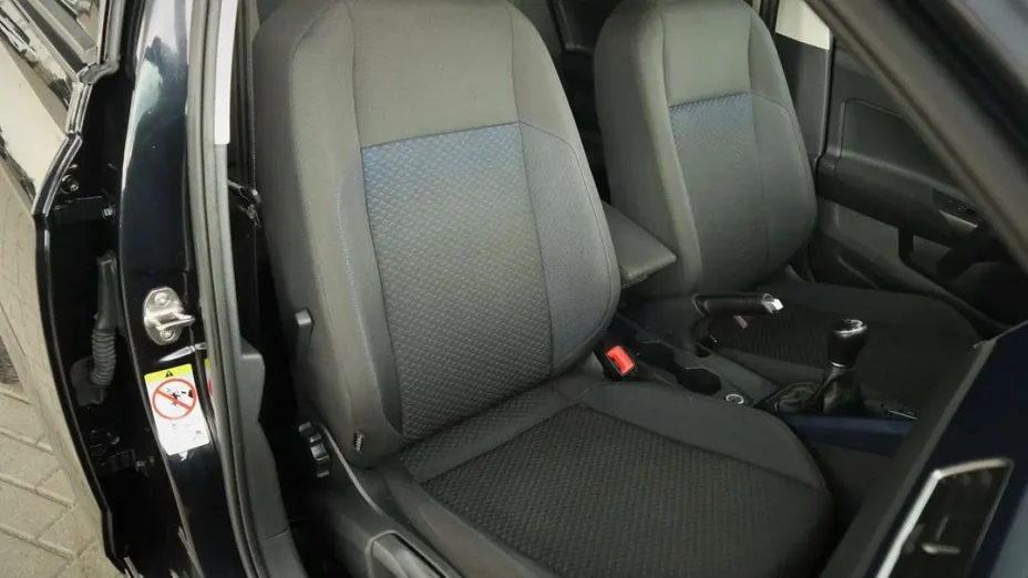 VOLKSWAGEN Polo -