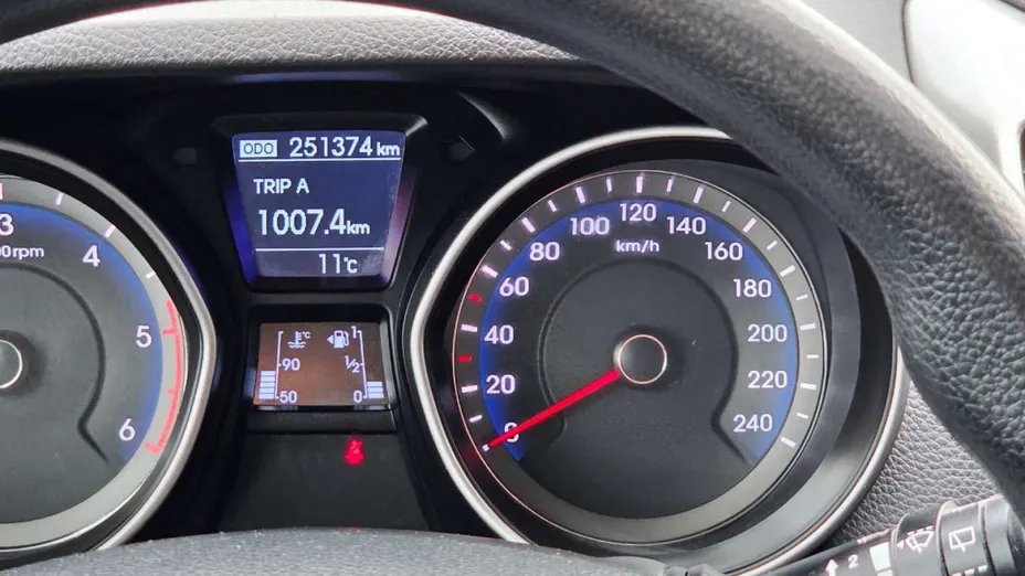 HYUNDAI i30 -