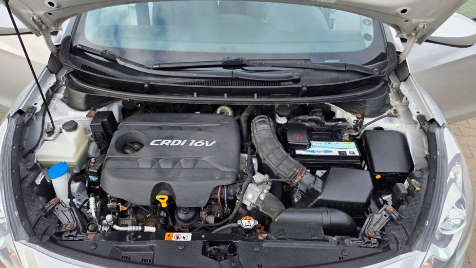 HYUNDAI i30 -