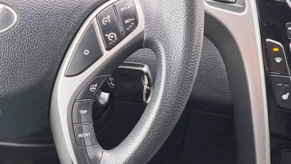 HYUNDAI i30 -