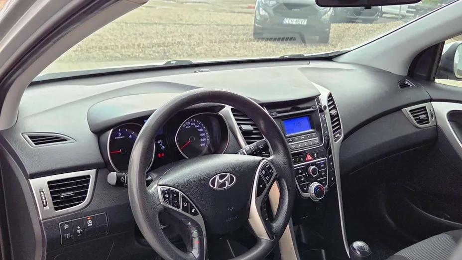 HYUNDAI i30 -