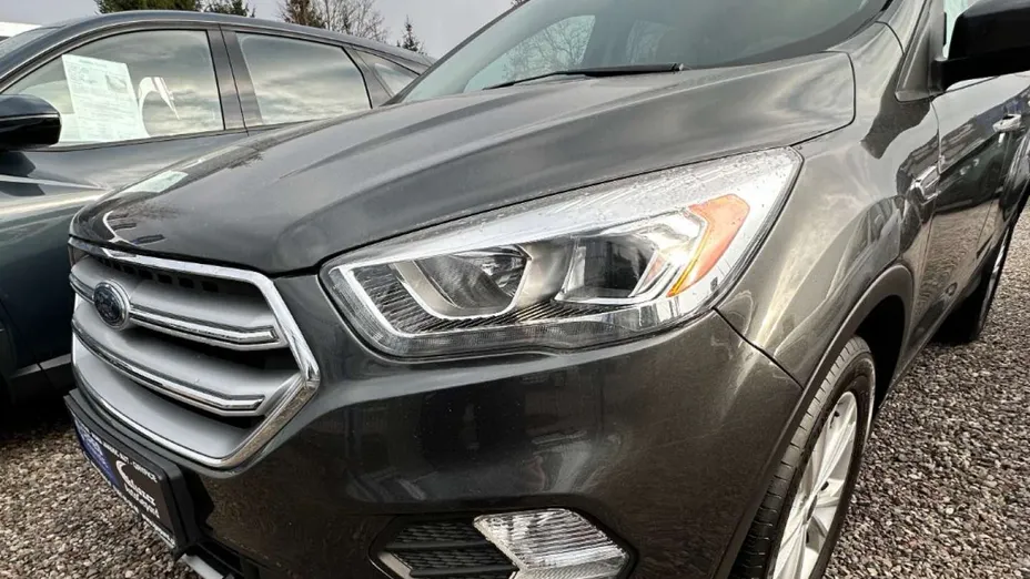 FORD Escape -