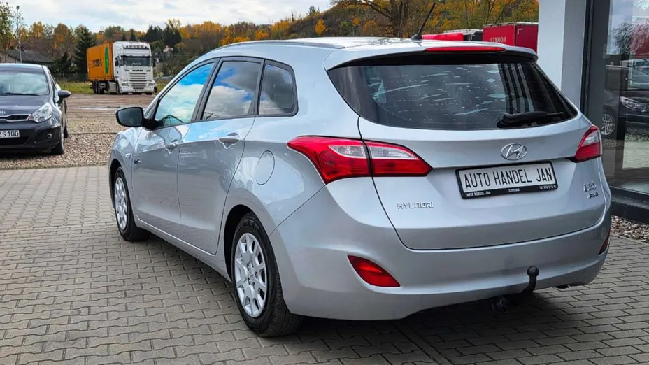 HYUNDAI i30 -