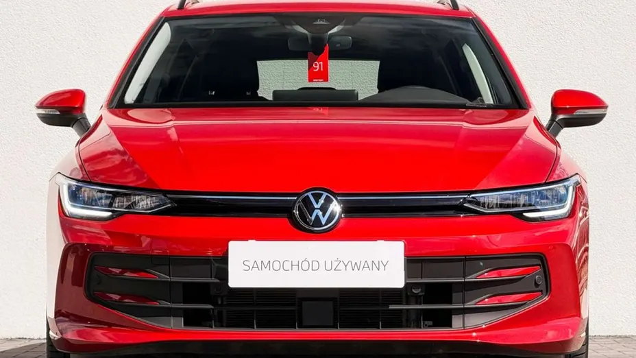 VOLKSWAGEN Golf -