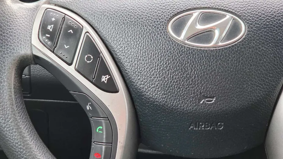 HYUNDAI i30 -