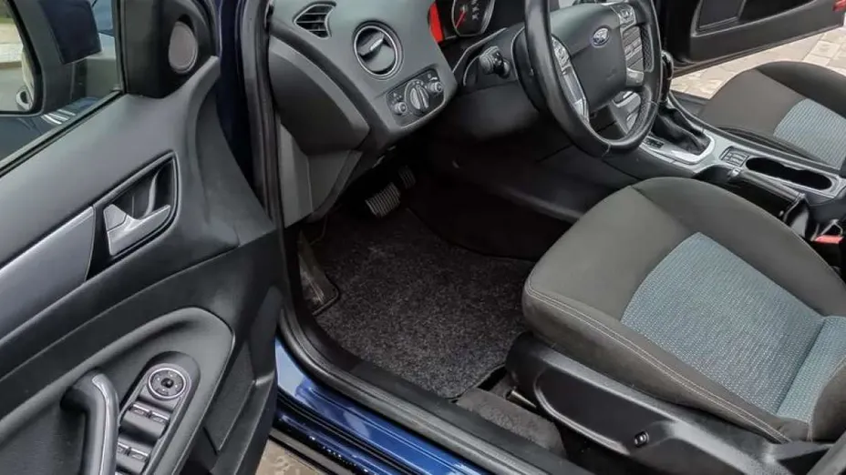 FORD Mondeo -