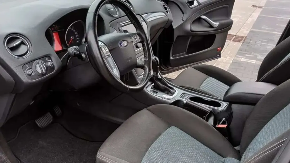FORD Mondeo -