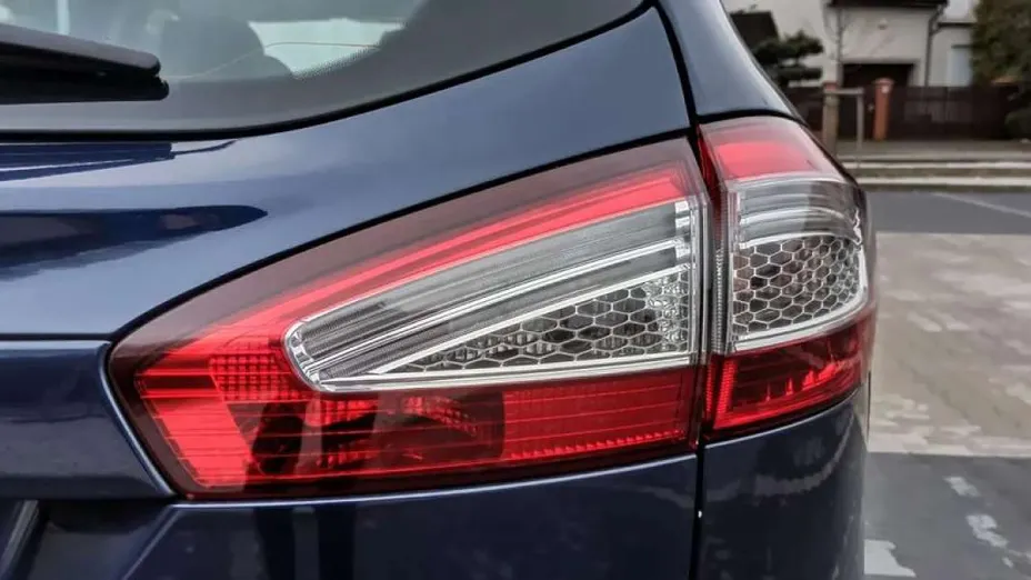 FORD Mondeo -