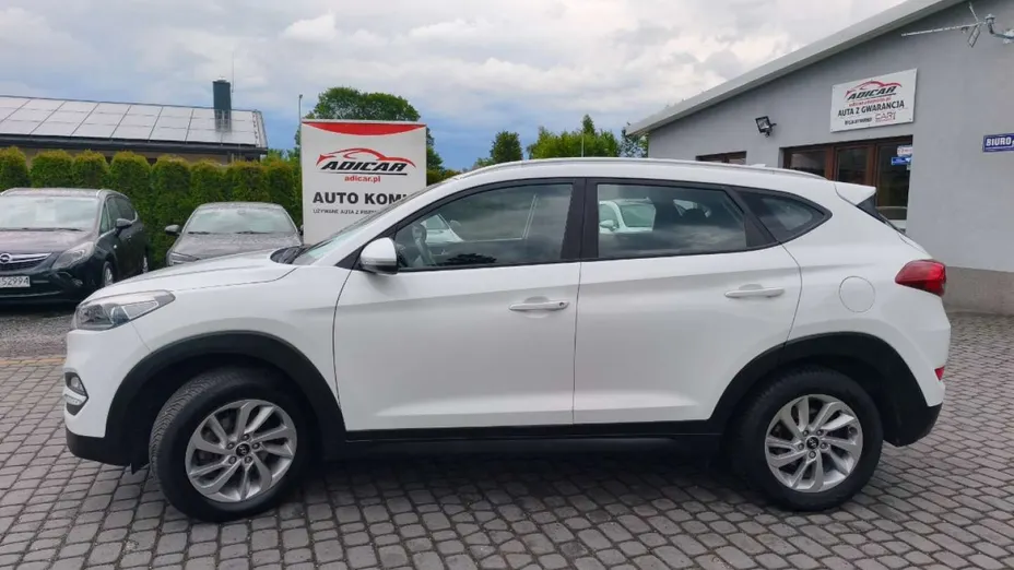 HYUNDAI Tucson -