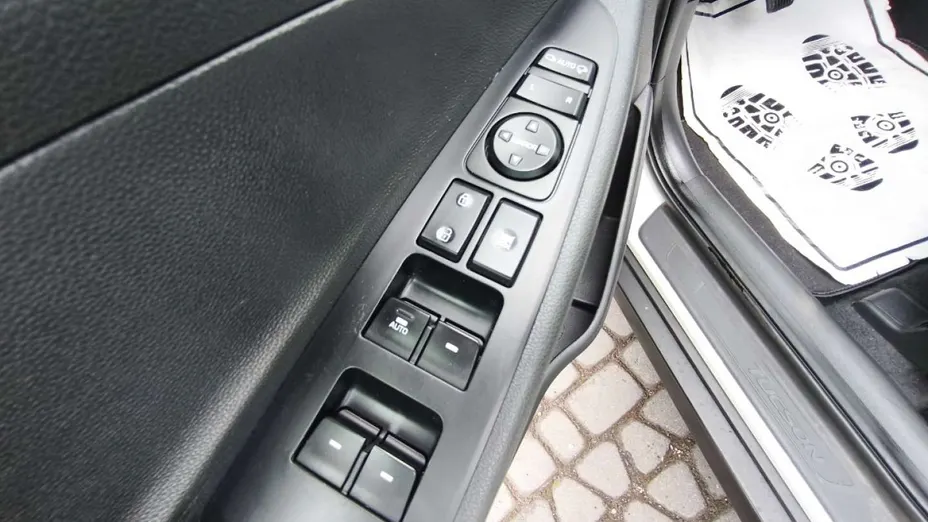 HYUNDAI Tucson -