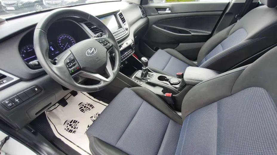 HYUNDAI Tucson -