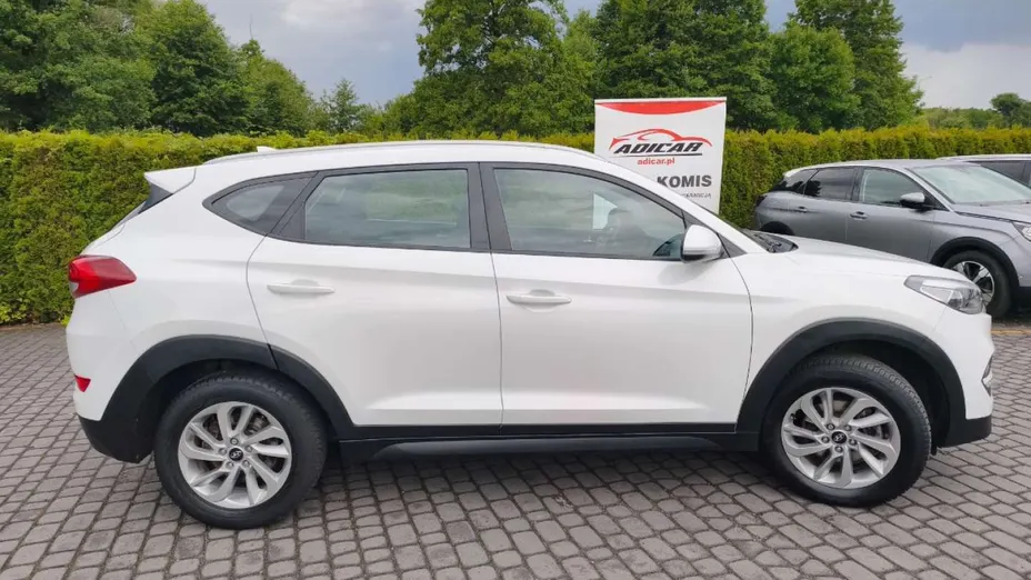 HYUNDAI Tucson -