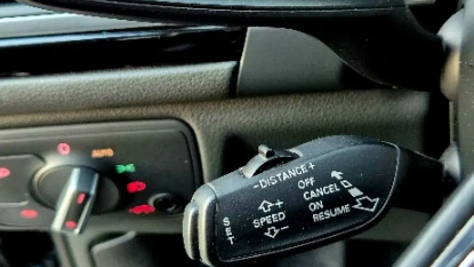 AUDI A6 -