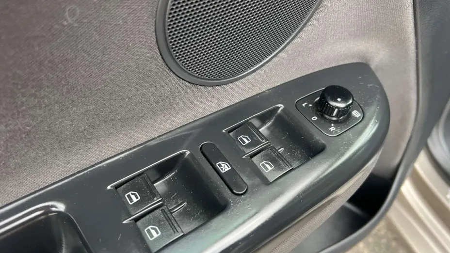 VOLKSWAGEN Golf Plus -