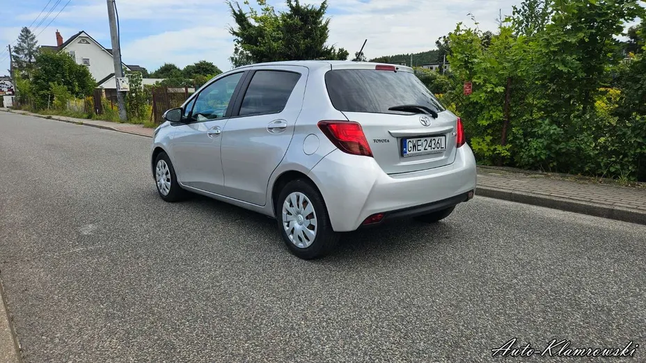 TOYOTA Yaris -