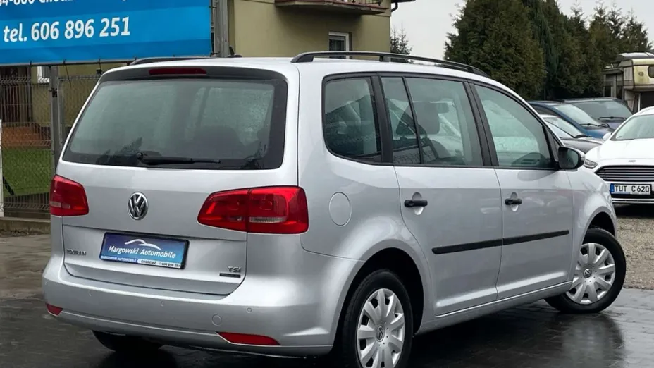 VOLKSWAGEN Touran -