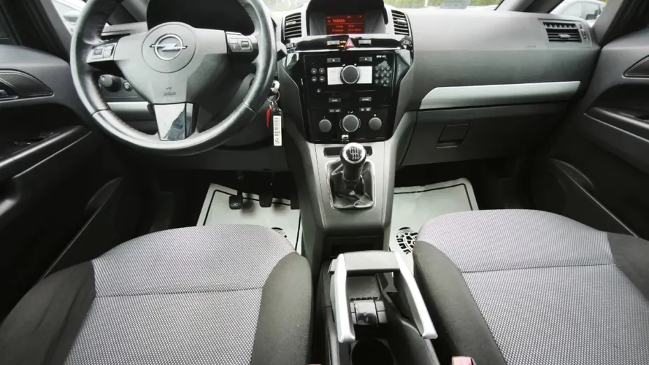 OPEL Zafira -