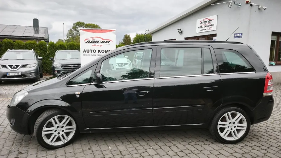 OPEL Zafira -