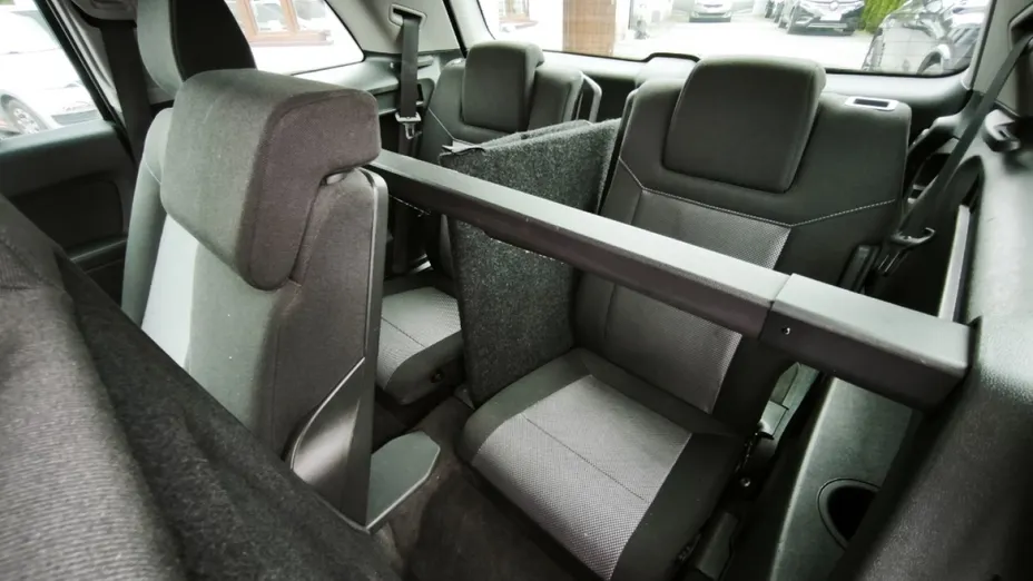 OPEL Zafira -