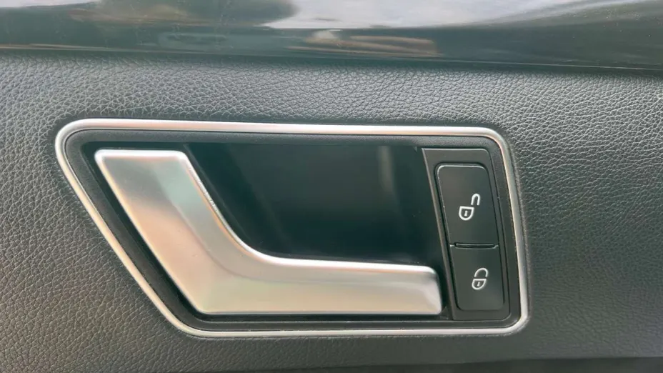 MERCEDES-BENZ E Klasa -