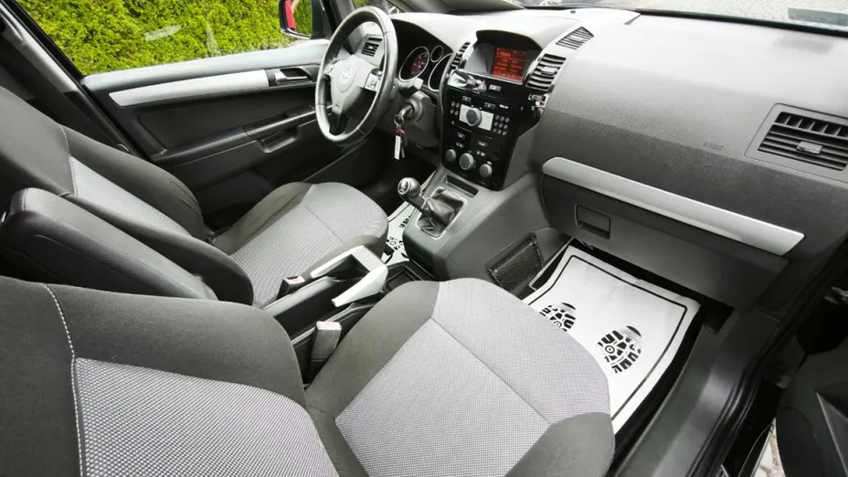 OPEL Zafira -