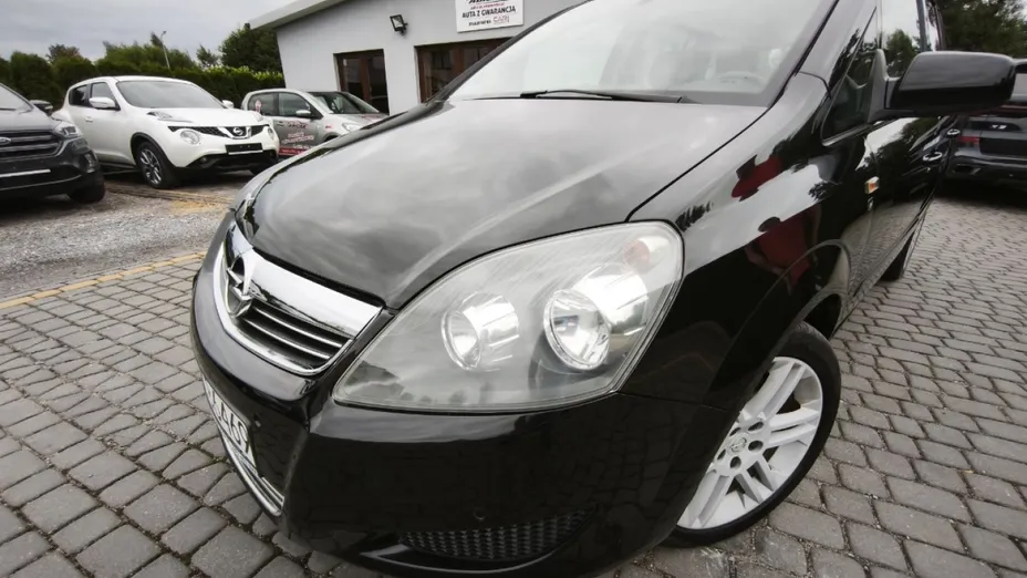 OPEL Zafira -