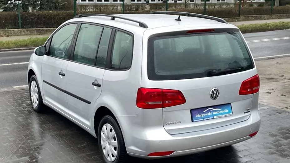 VOLKSWAGEN Touran -