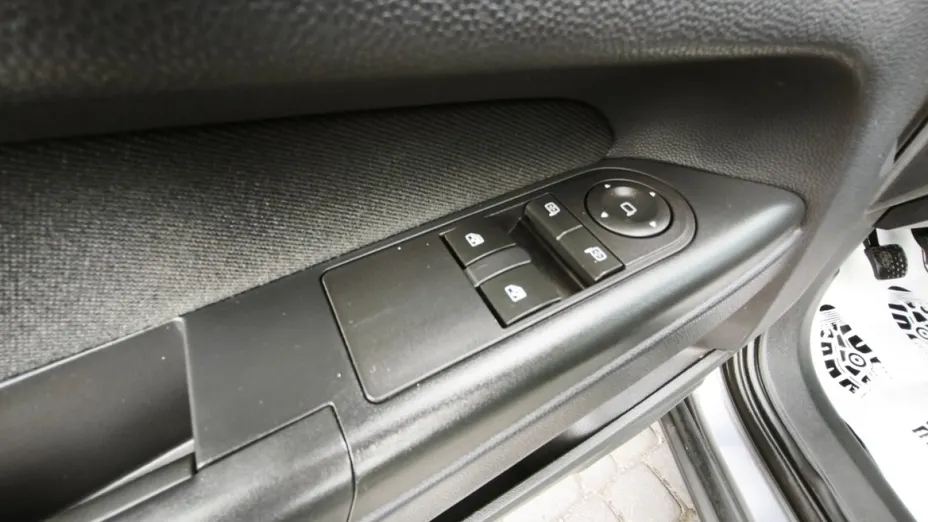 OPEL Zafira -